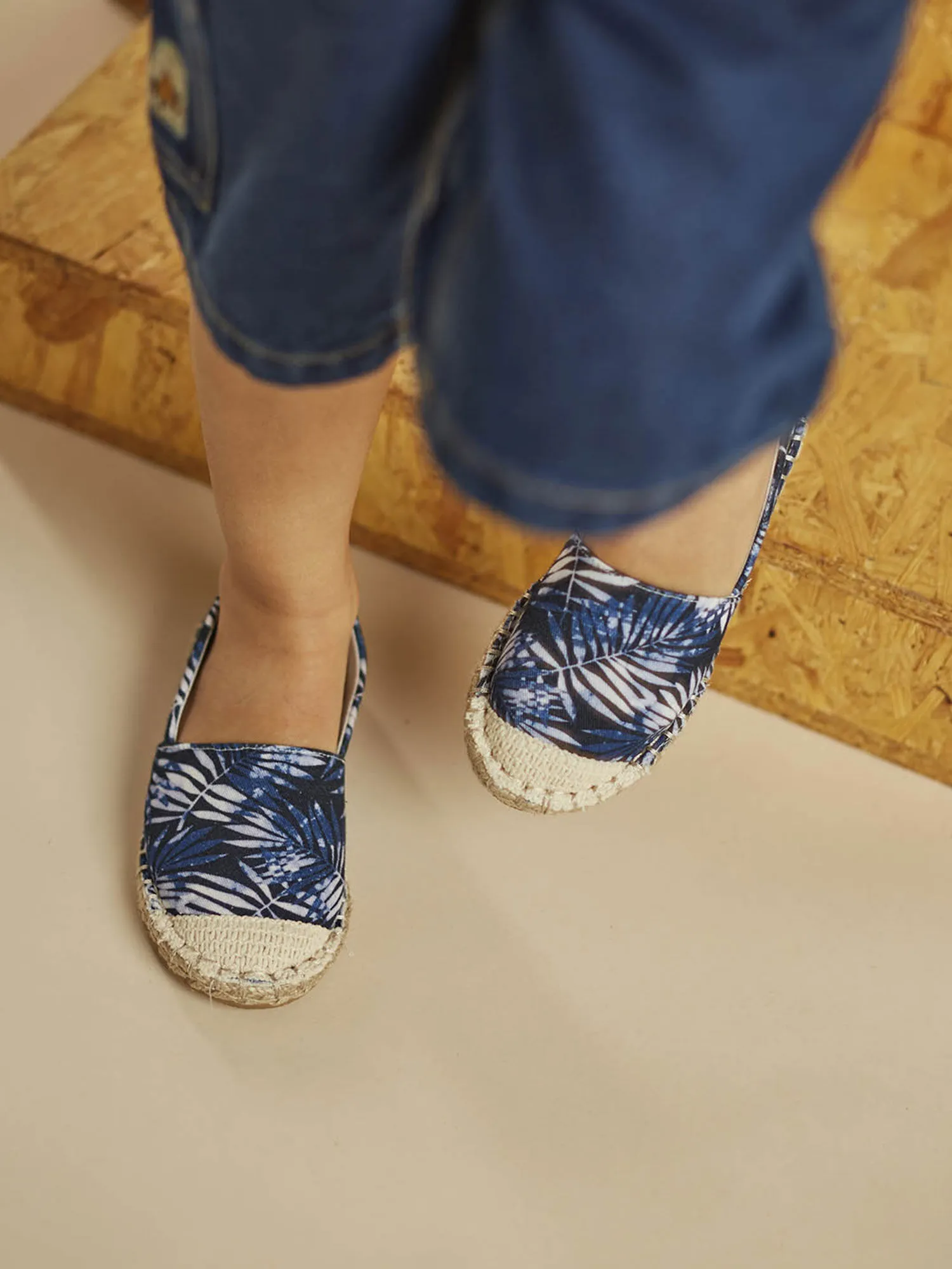 Espadrilles bleu marine à imprimé feuilles
