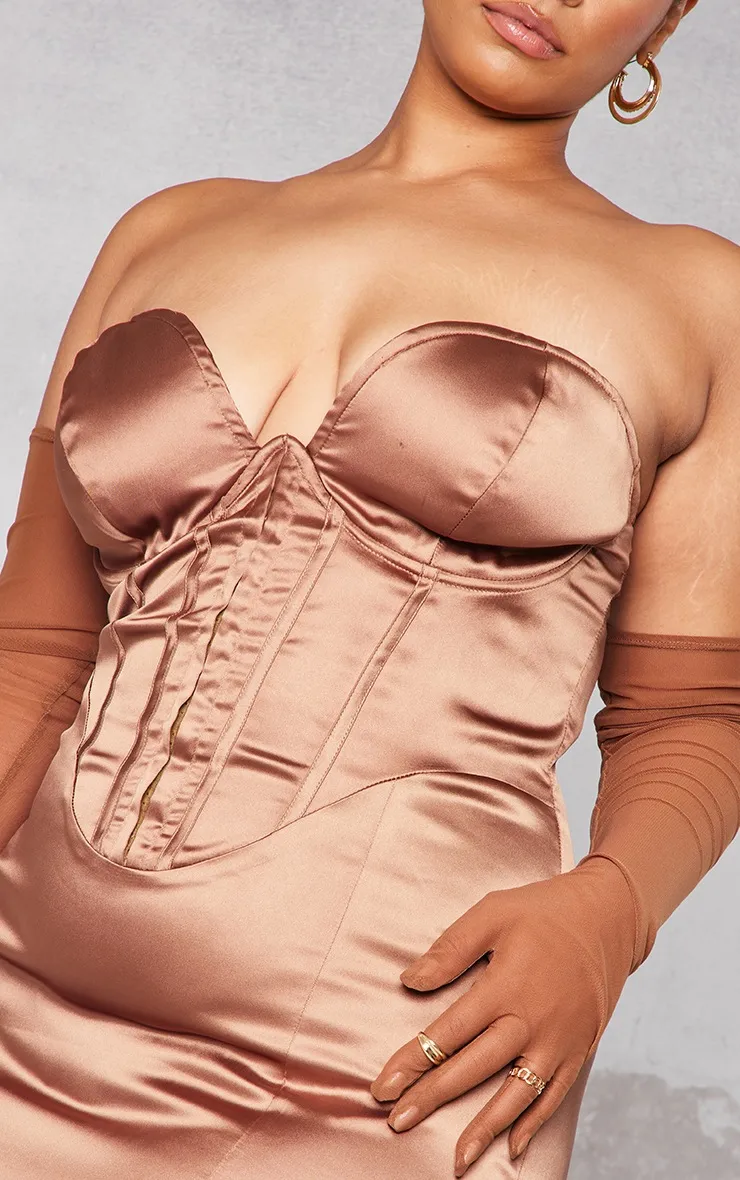Plus Robe mi-longue corset café au lait satinée