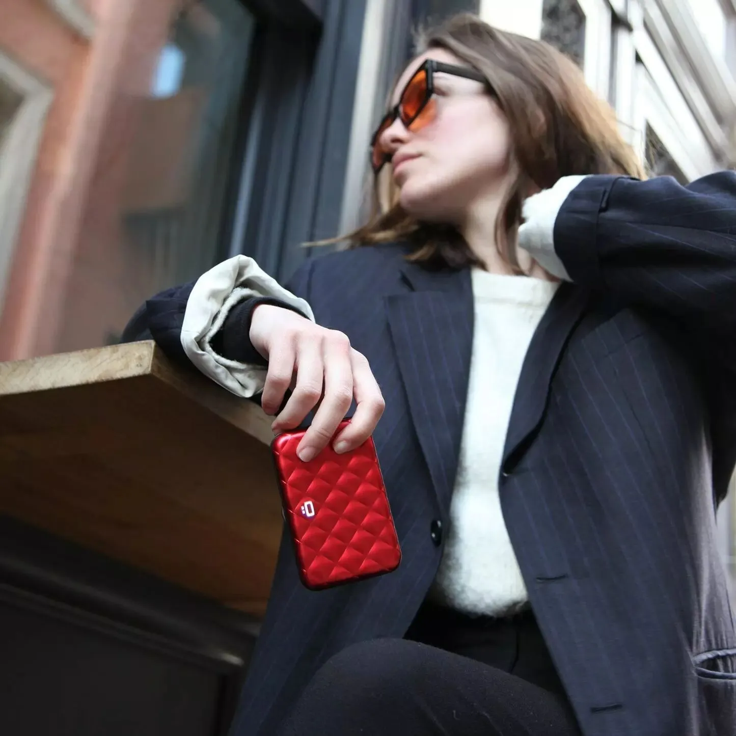 Porte-cartes matelassé chic rouge Ögon compact pour femme