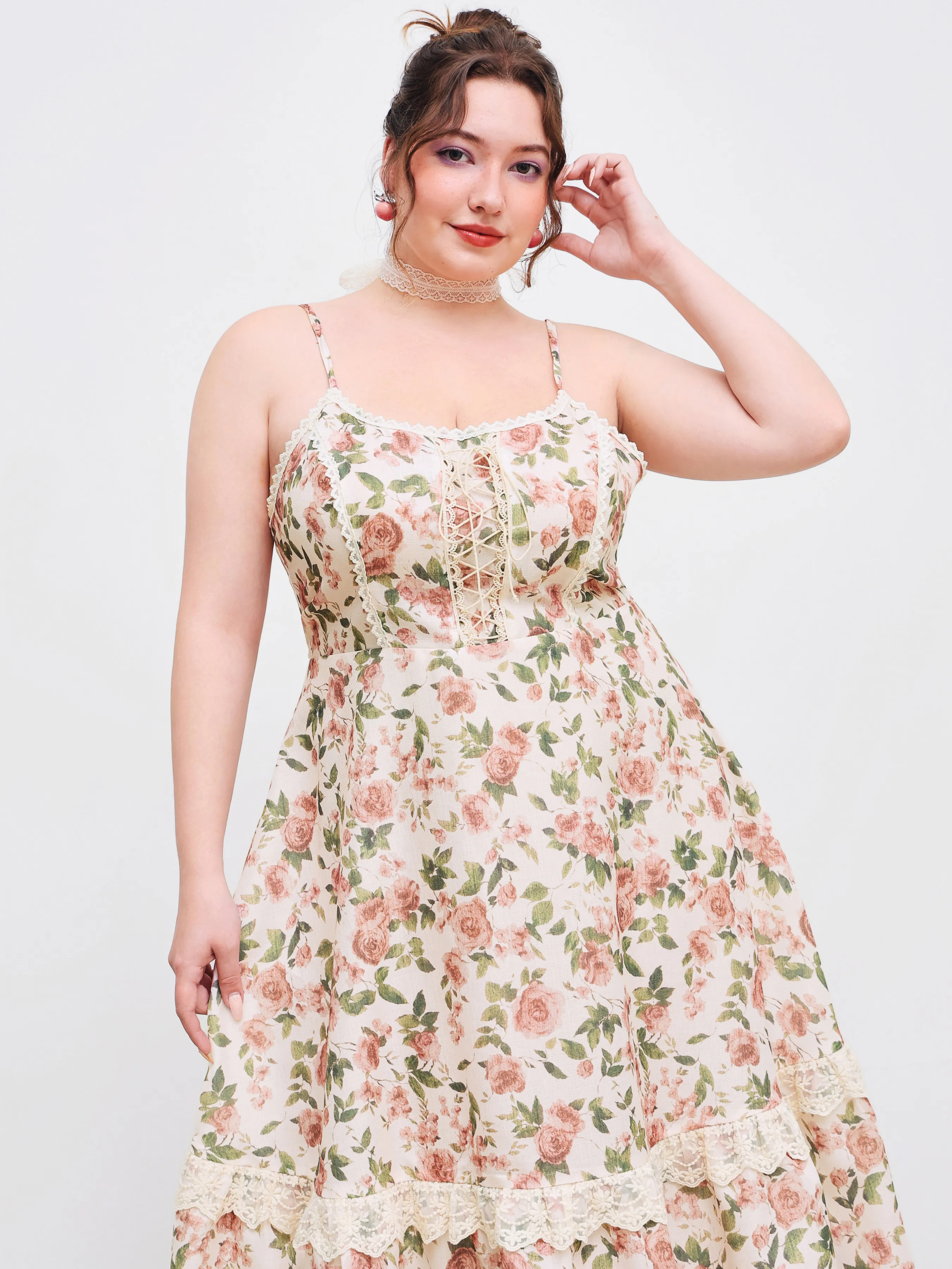 Robe midi à lacets et à bordure en dentelle florale Curve & Plus