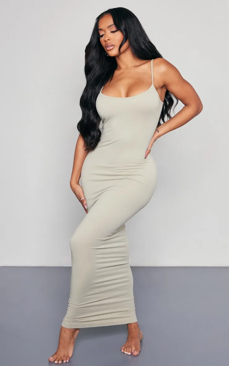 Shape Robe longue stretch gris pierre sans coutures à bretelles